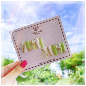 Nails design đính đá Swarovski sang chảnh tone xanh